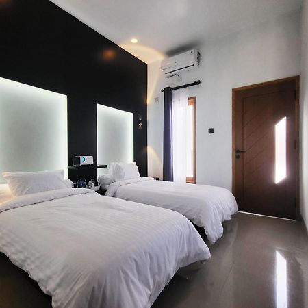 Cabin15 - Syariah Blitar Exterior photo